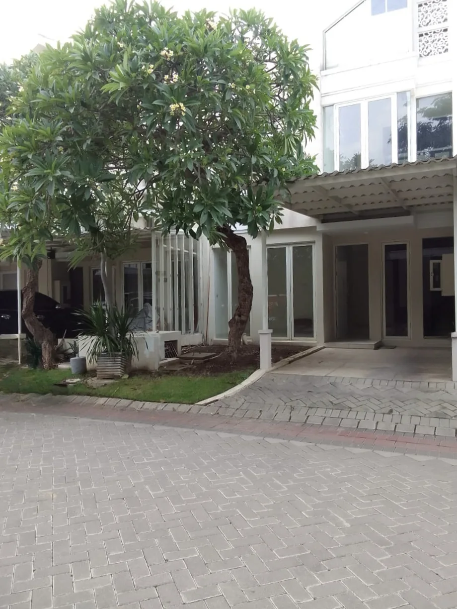 Dijual-atau-Disewakan-Rumah-Terawat-Siap-Huni-Pakuwon-City-Surabaya-Timur-2