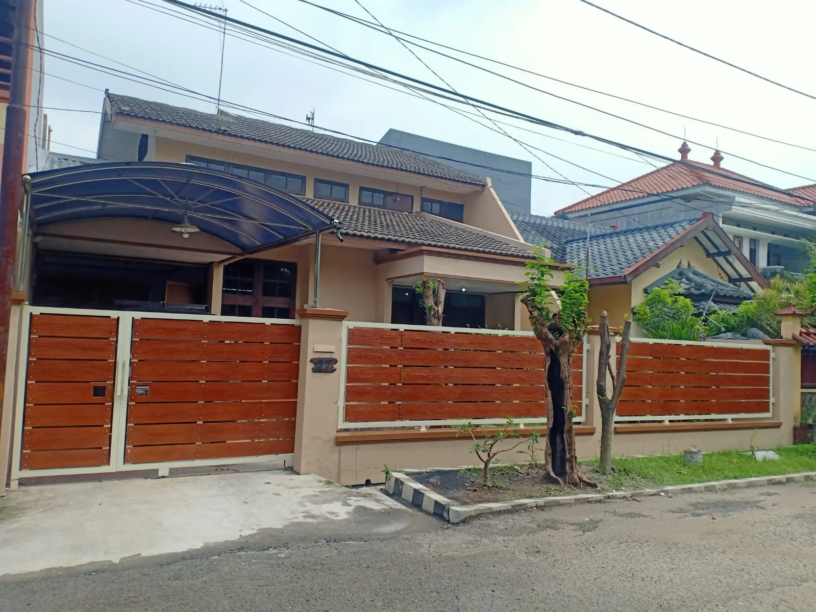 Dijual-Rumah-Mewah-Fasilitas-Lengkap-di-Surabaya-Timur
