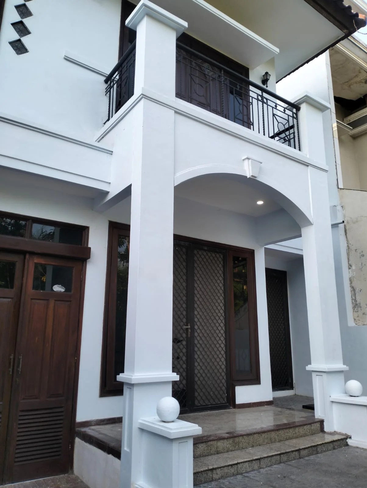 Disewakan-Rumah-Mewah-Villa-Bukit-Mas-2-Lantai-Murah-Strategis-Di-Surabaya-Barat