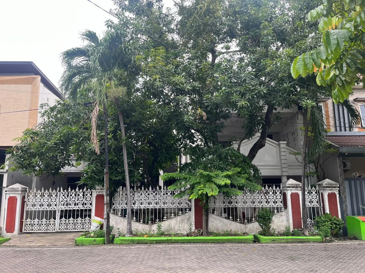 Dijual-Rumah-Lokasi-Strategis-Rungkut-Mejoyo-Surabaya-Timur