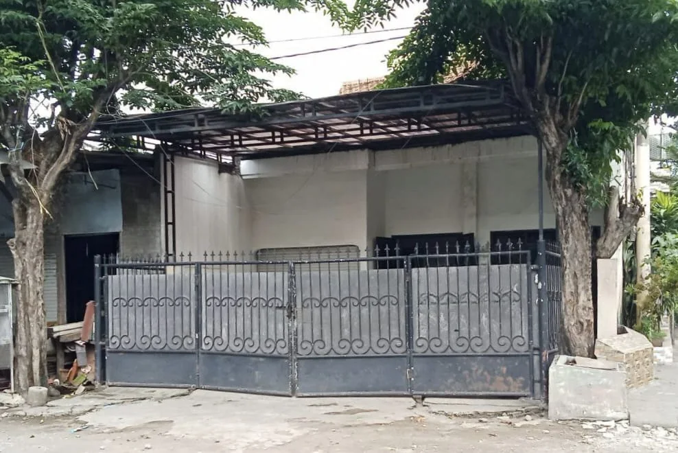 Dijual Rumah 3 BR Lokasi Premium di Kenjeran Surabaya Utara - Image 1