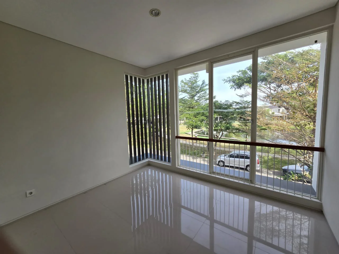 Dijual Rumah Cantik Northwest Park Citraland Utara Surabaya Barat - Thumbnail 2