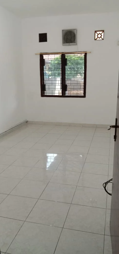 Disewakan Rumah Darmo Harapan Dekat Margomulyo Mitra Keluarga Surabaya Barat - Thumbnail 3
