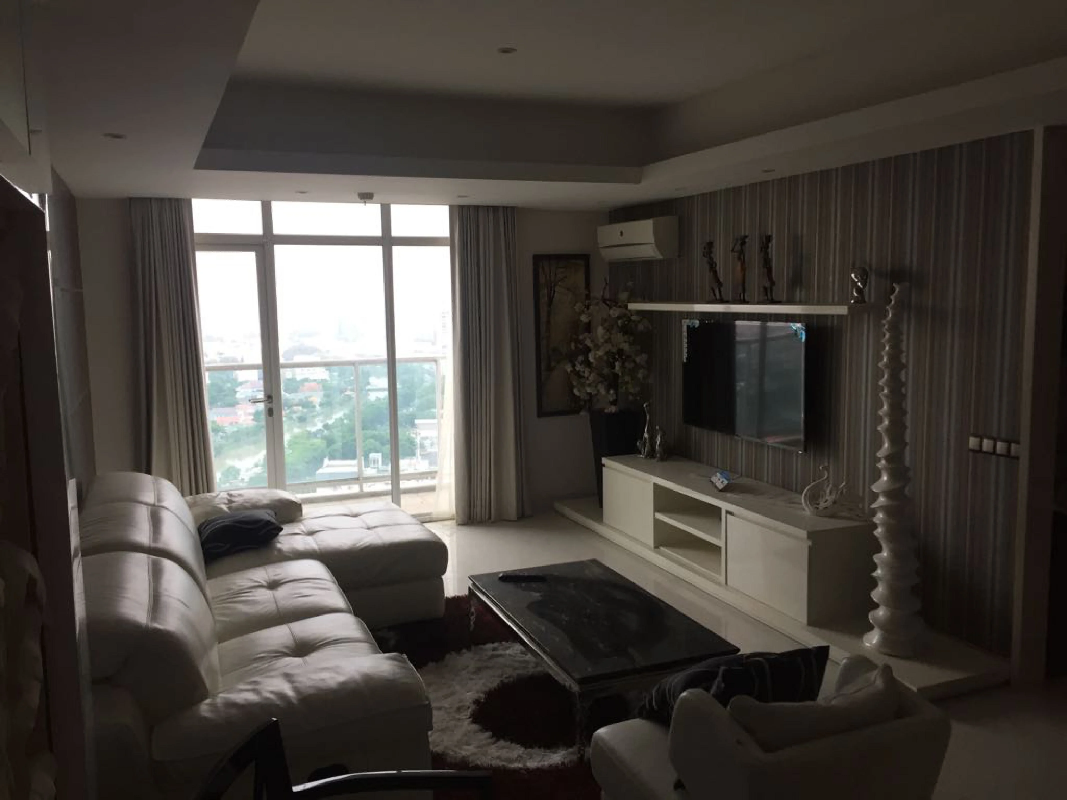 Jual-Apartemen-Eksklusif-Elegan-Trillium-Surabaya-2