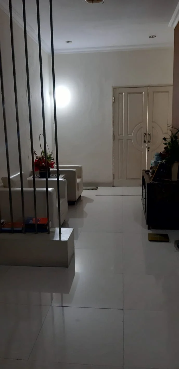 Dijual Rumah Eksklusif di Vila Taman Telaga 2 Citraland Surabaya - Thumbnail 3