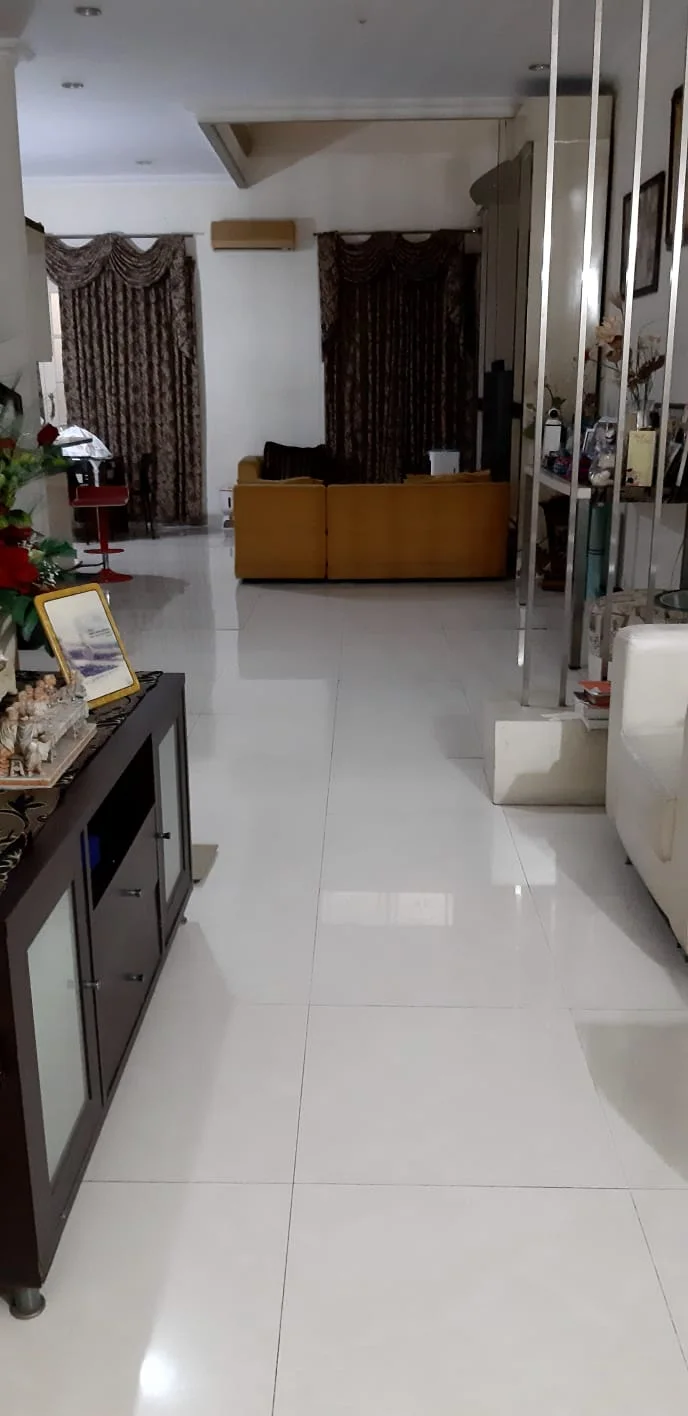 Dijual Rumah Eksklusif di Vila Taman Telaga 2 Citraland Surabaya - Thumbnail 2