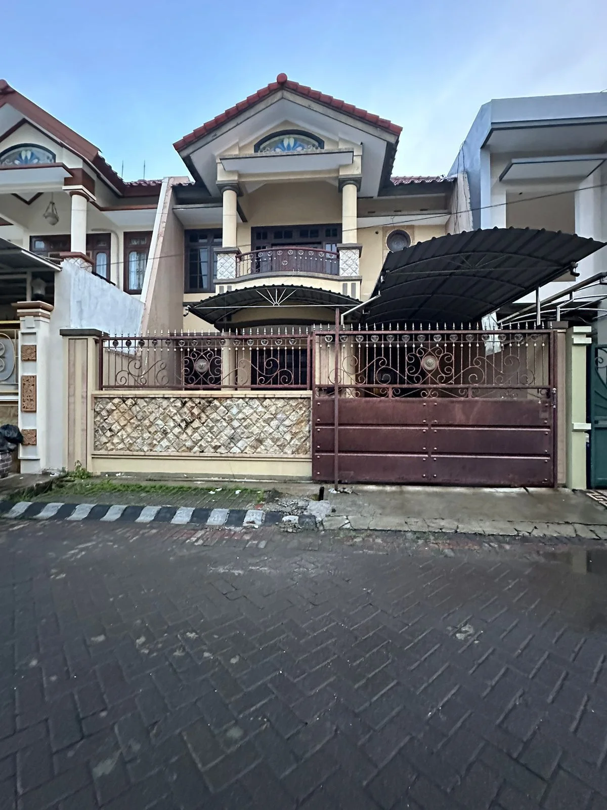 Dijual-Rumah-Kawasan-Strategis-Dharmahusada-Mas-Surabaya