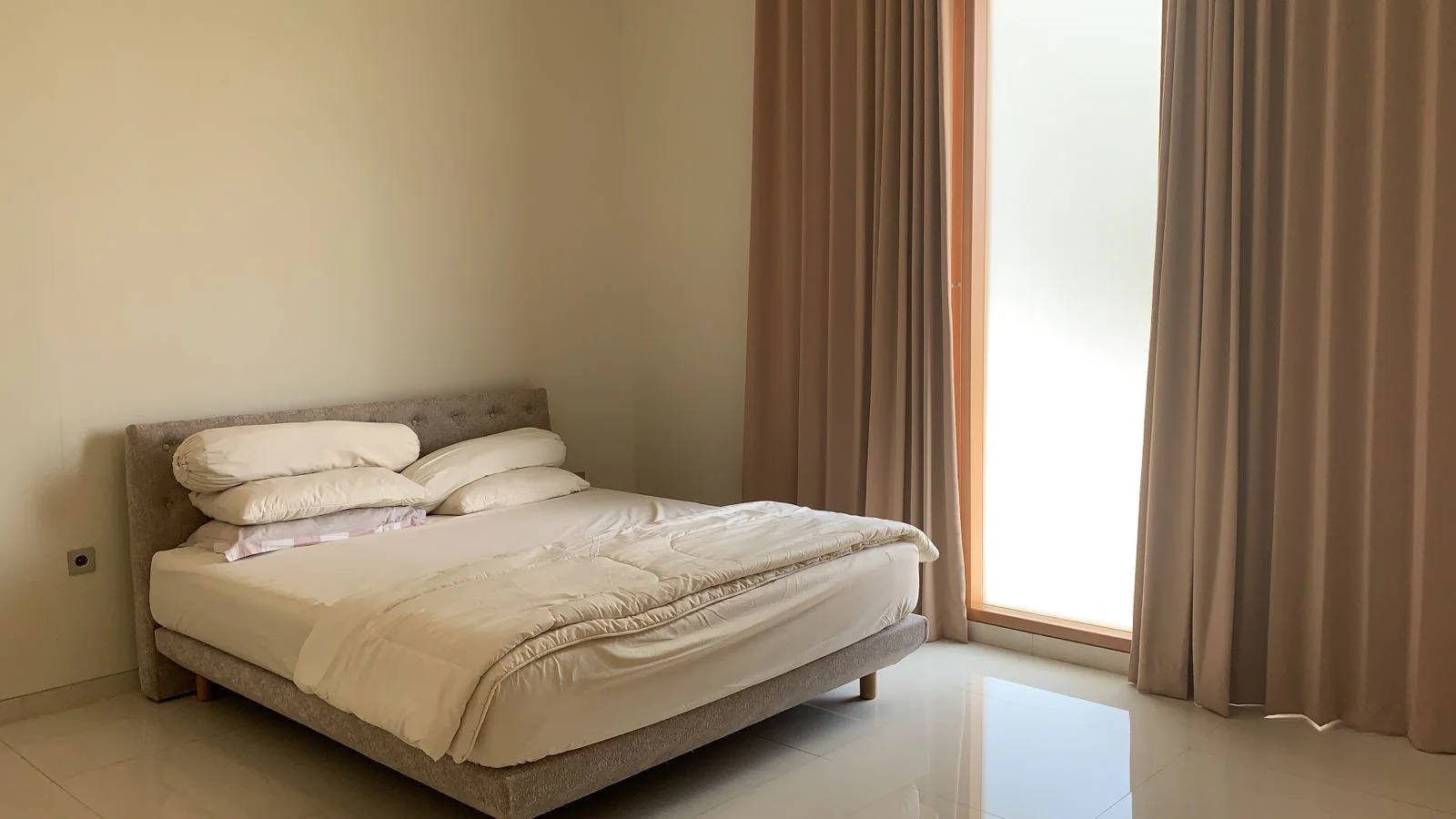 Dijual dan Disewakan Rumah Dekat Supermall di Pakuwon Indah Surabaya Barat - Thumbnail 4