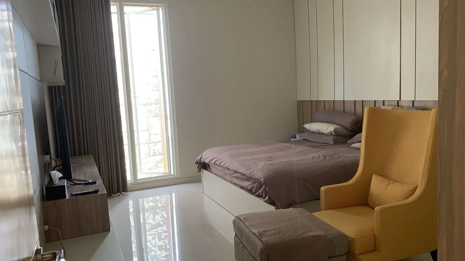 Dijual dan Disewakan Rumah Dekat Supermall di Pakuwon Indah Surabaya Barat - Thumbnail 3