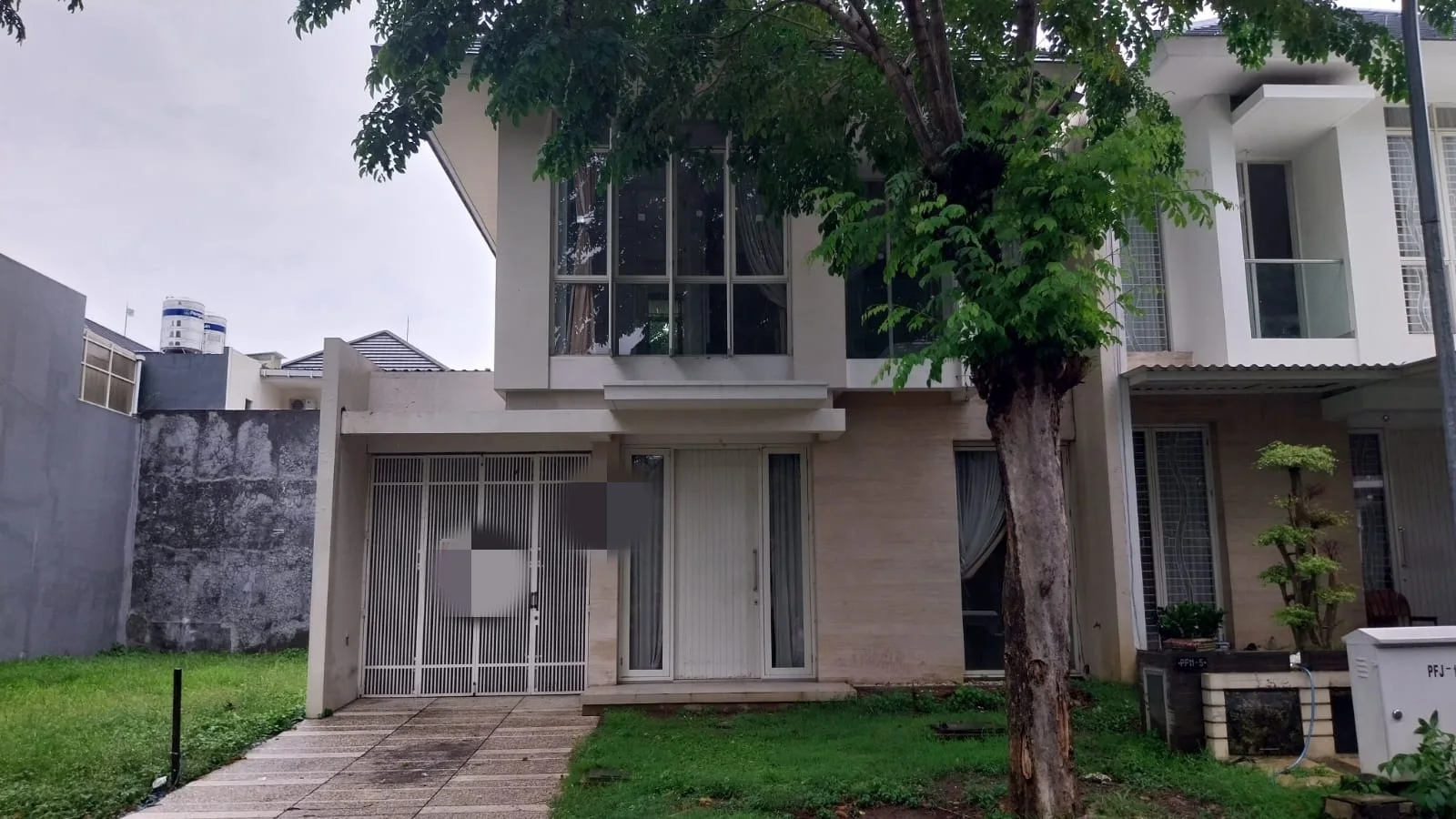 Disewakan Rumah Pakuwon Indah Surabaya Barat - Thumbnail 2