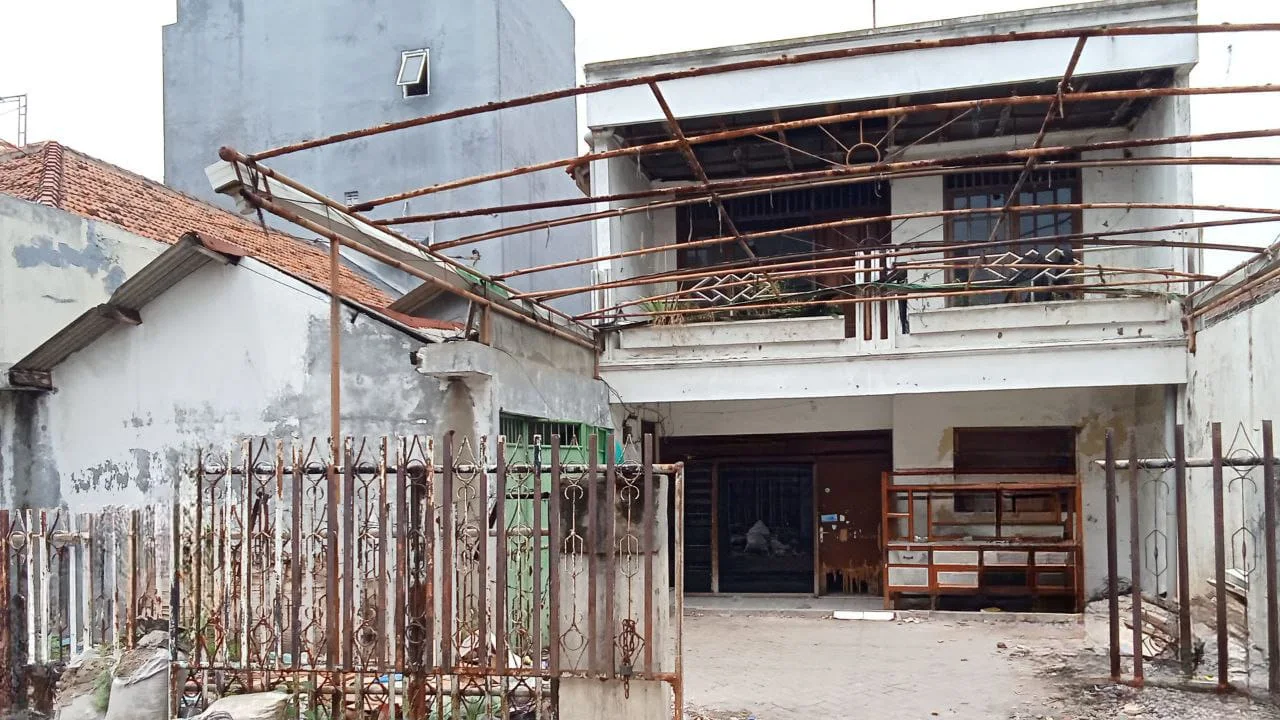 Dijual Rumah Berpotensi Investasi di Bulak Rukem Timur Surabaya Utara - Image 1