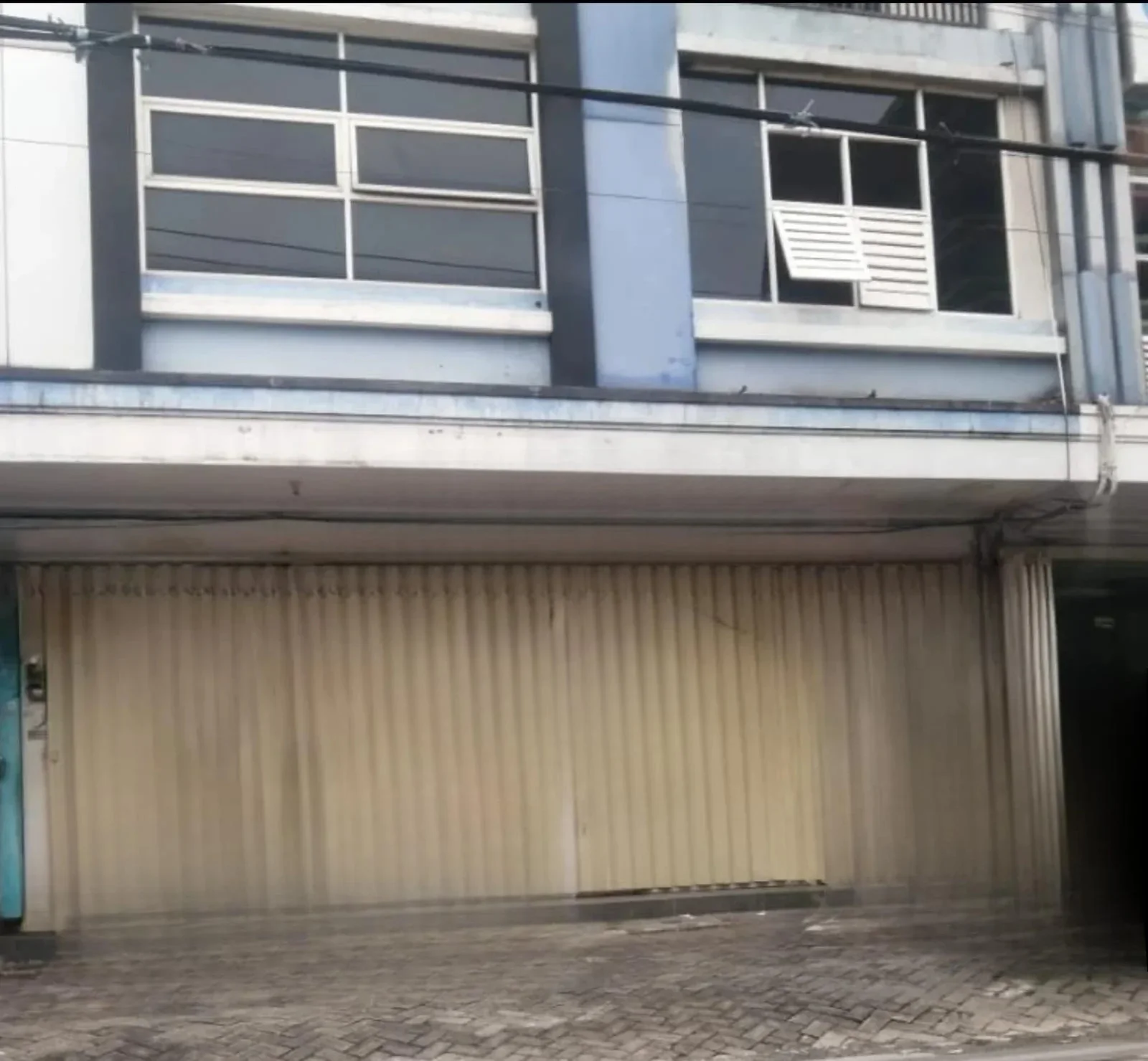 Disewakan Ruko 2 Jejer Strategis Murah Raya Dharmahusada Surabaya Timur