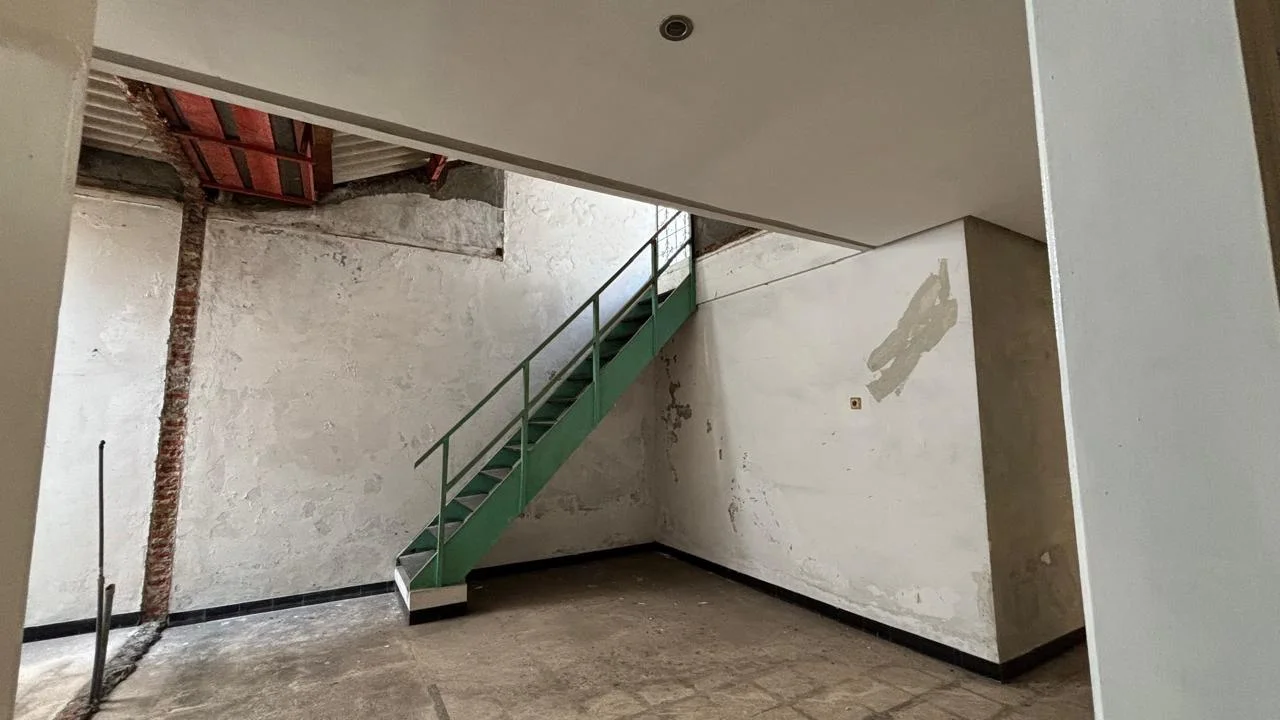 Dijual Lelang Rumah Luas dan Nyaman di Kutisari Indah Selatan Surabaya Timur - Thumbnail 4