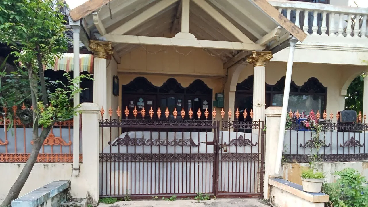 Dijual Cepat Rumah Lokasi Griya Kebraon Surabaya Selatan - Image 1