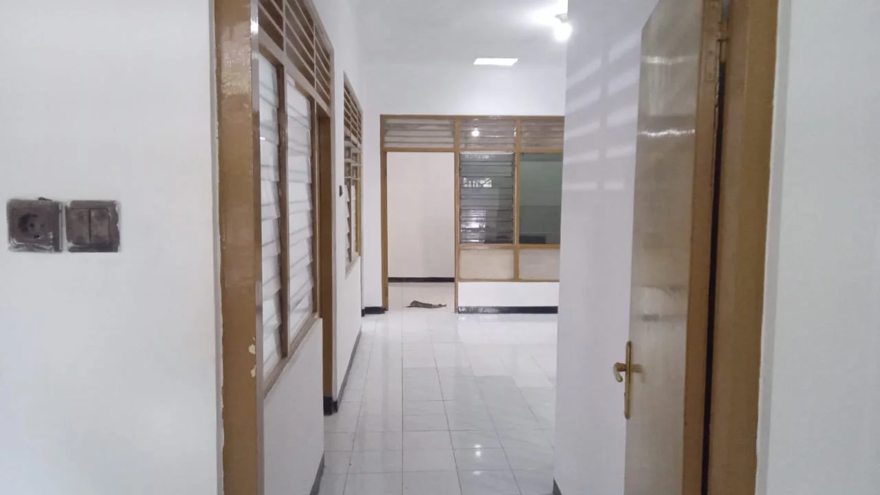 Disewakan Rumah Siap Huni Akses Mudah Lokasi Manyar Adi Surabaya Timur - Thumbnail 2