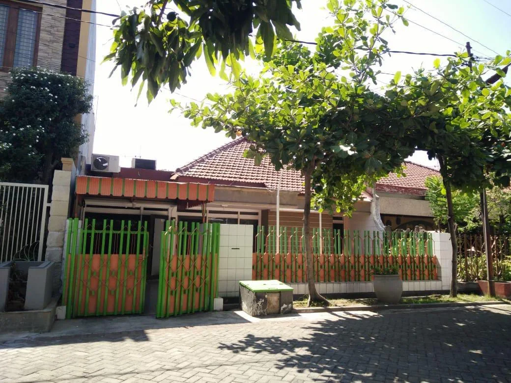 Dijual-Rumah-Nyaman-Strategis-Lokasi-Manyar-Tirtoyoso-Surabaya-Timur-3