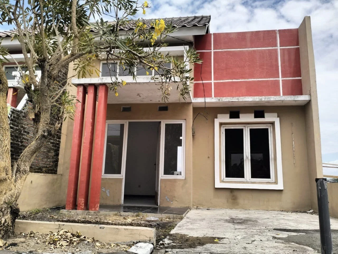 Dijual Murah Rumah 2 Lantai di Perum Metro Regency Sedati Sidoarjo - Image 1