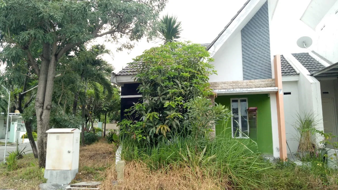 Dijual Lelang Rumah Minimalis Dekat Gelora Bung Tomo di The green Tamansari Surabaya - Image 1
