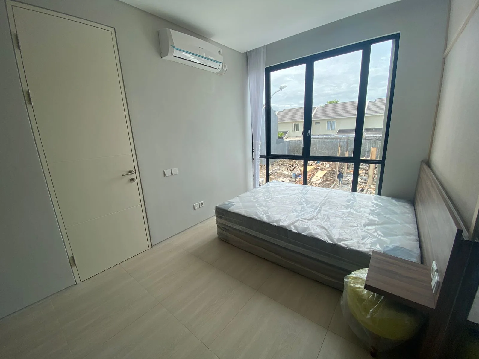 Disewakan Rumah Fully Furnished di Northwest Park Citraland Surabaya Barat - Thumbnail 3