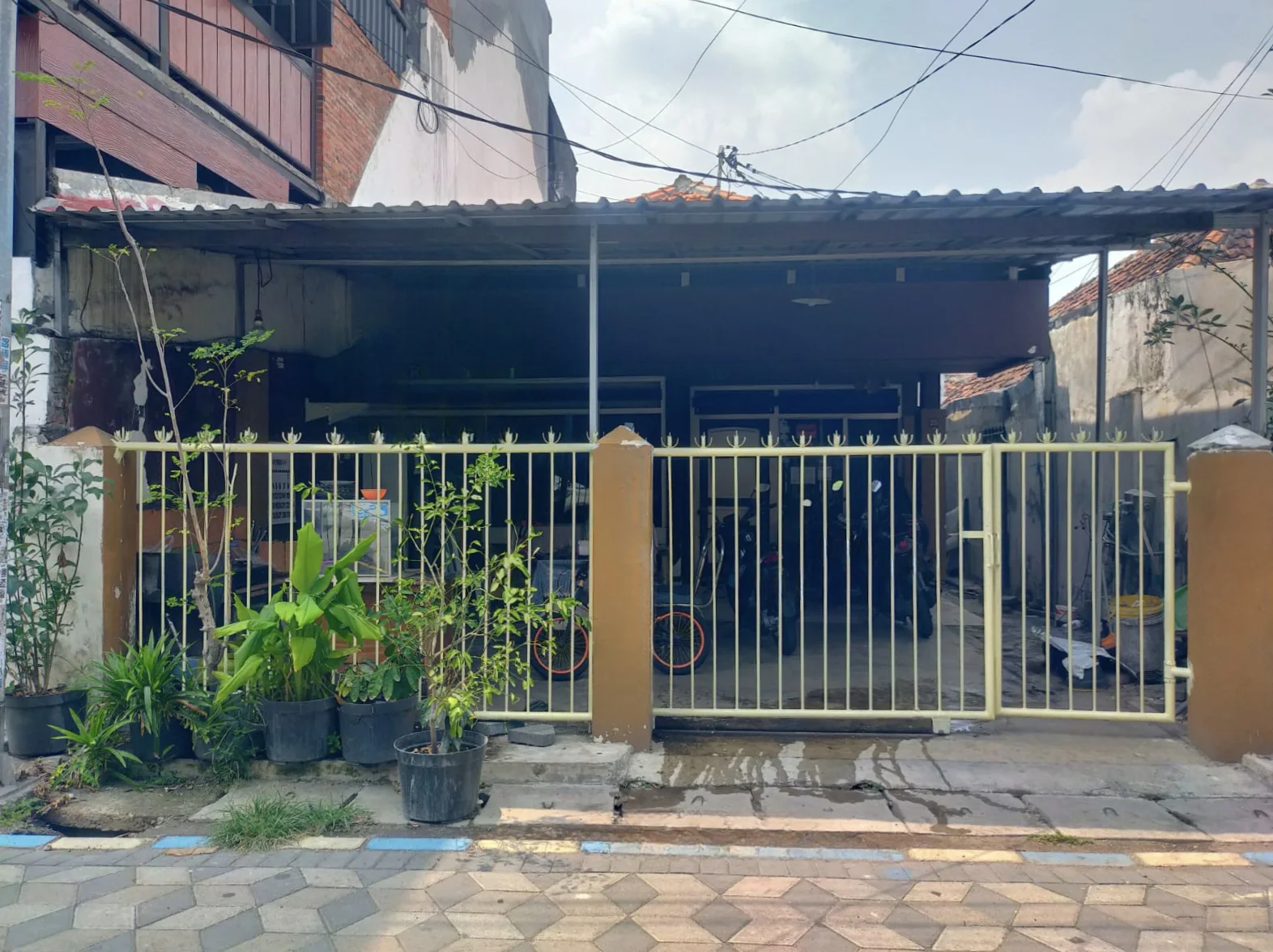 Rumah-luas-dan-Potensial-di-Gubeng-Kertajaya
