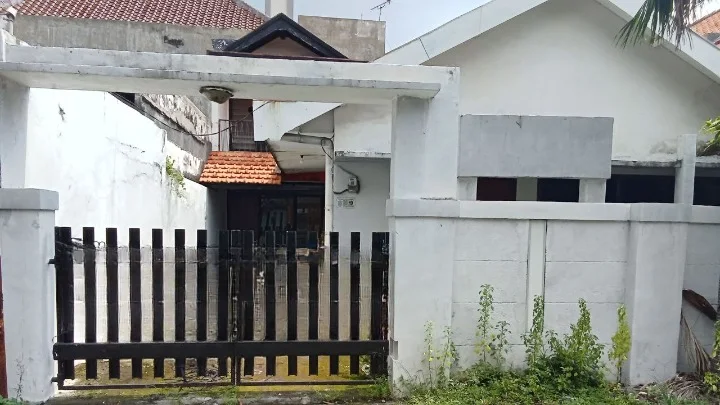 Dijual Rumah 8BR Dengan Akses Mudah di Kawasan Premium Gubeng Kertajaya Surabaya Timur - Image 1