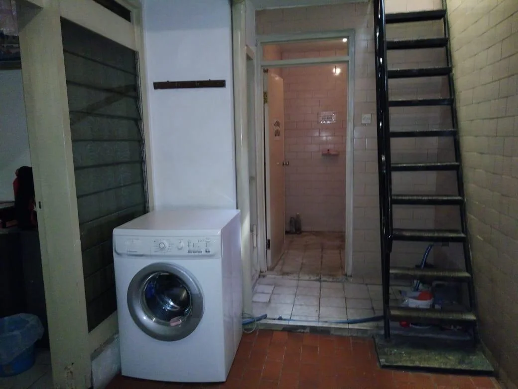 Dijual Rumah Luas Akses Mudah di Manyar Tirtoyoso Selatan Surabaya Timur - Thumbnail 2