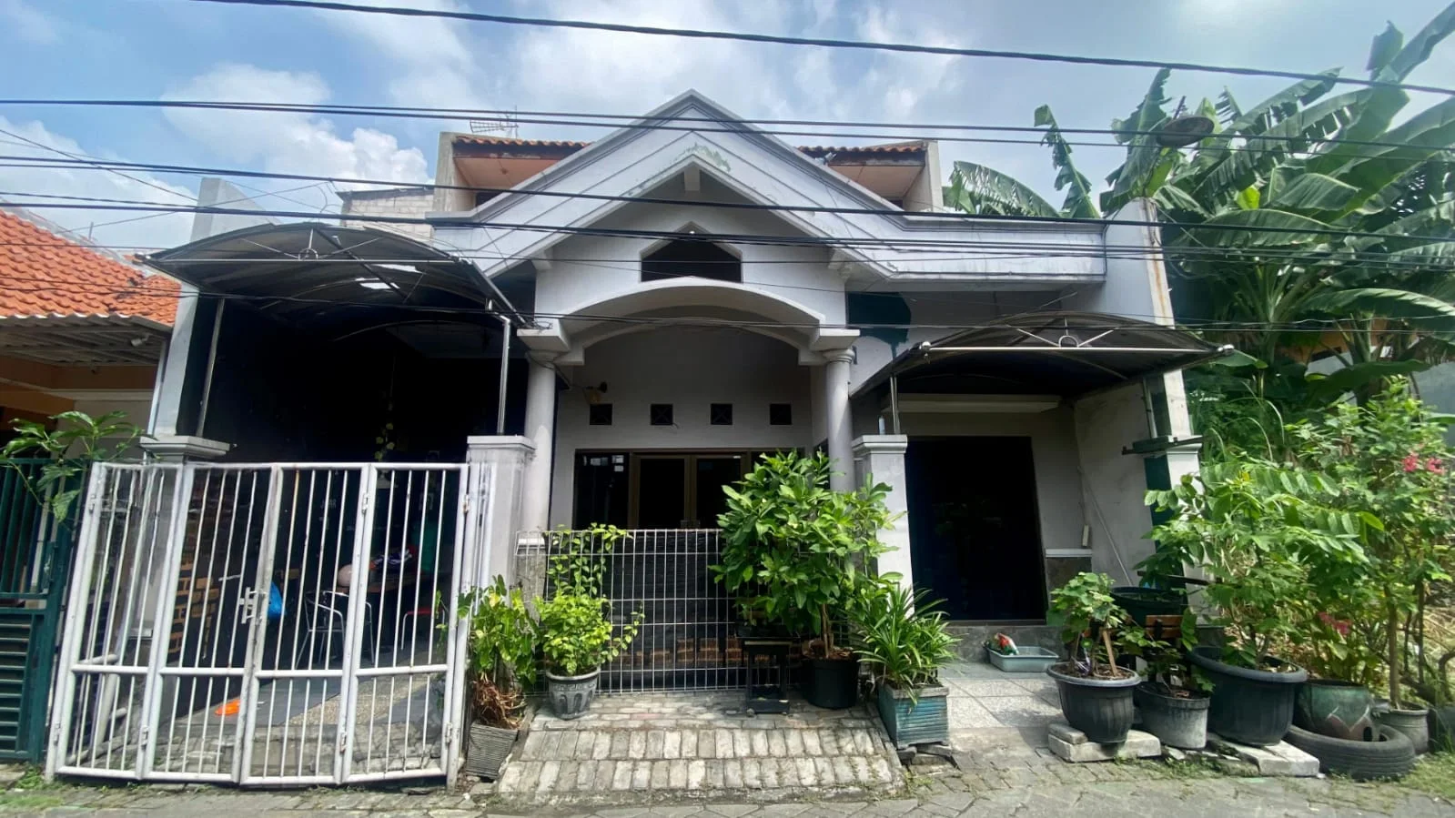 Dijual-Rumah-di-Jambangan-Indah-Surabaya-Selatan-Akses-Mudah-dan-Nyaman