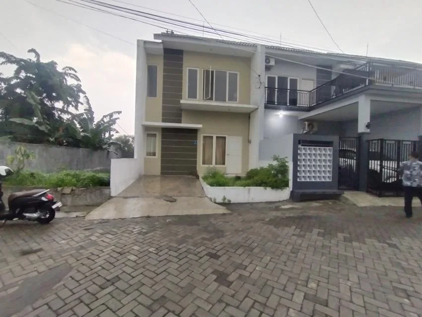 Dijual Rumah Lelang Siap Huni di Green Mansion Regency Surabaya Barat - Image 1
