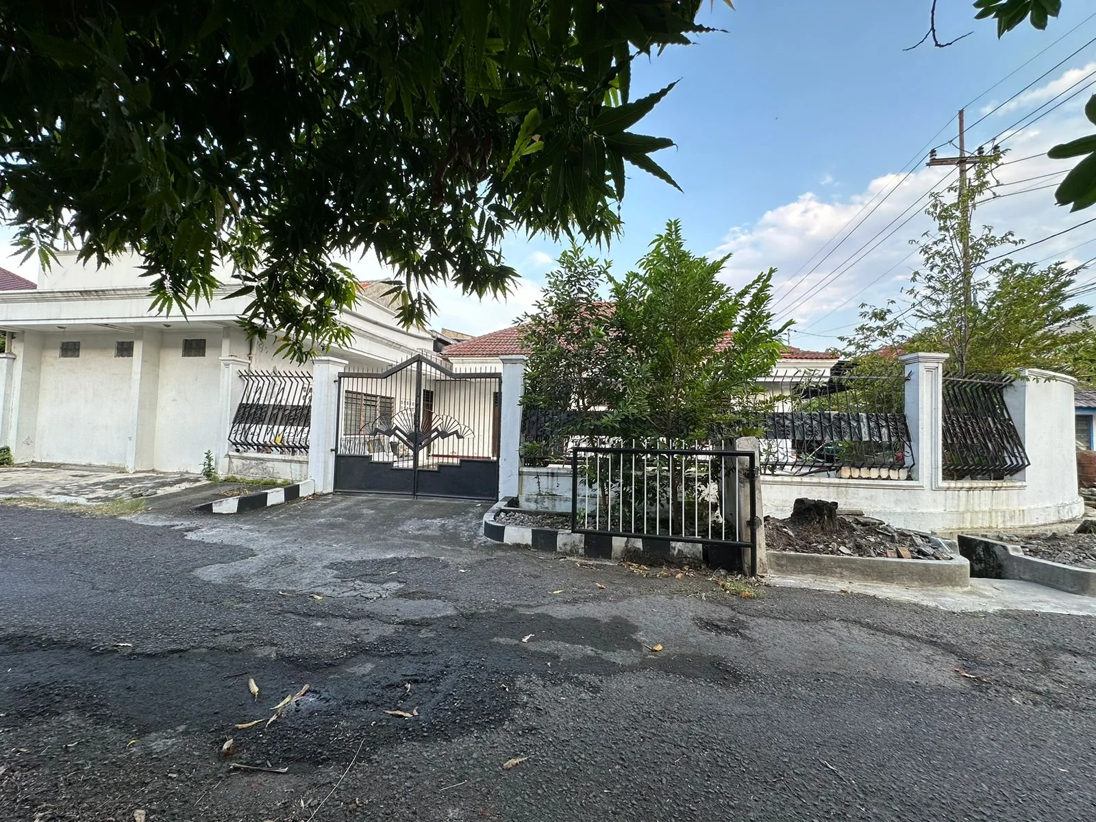 Dijual-Rumah-Hook-Bagus-di-Darmo-Baru-Barat-Surabaya-Barat