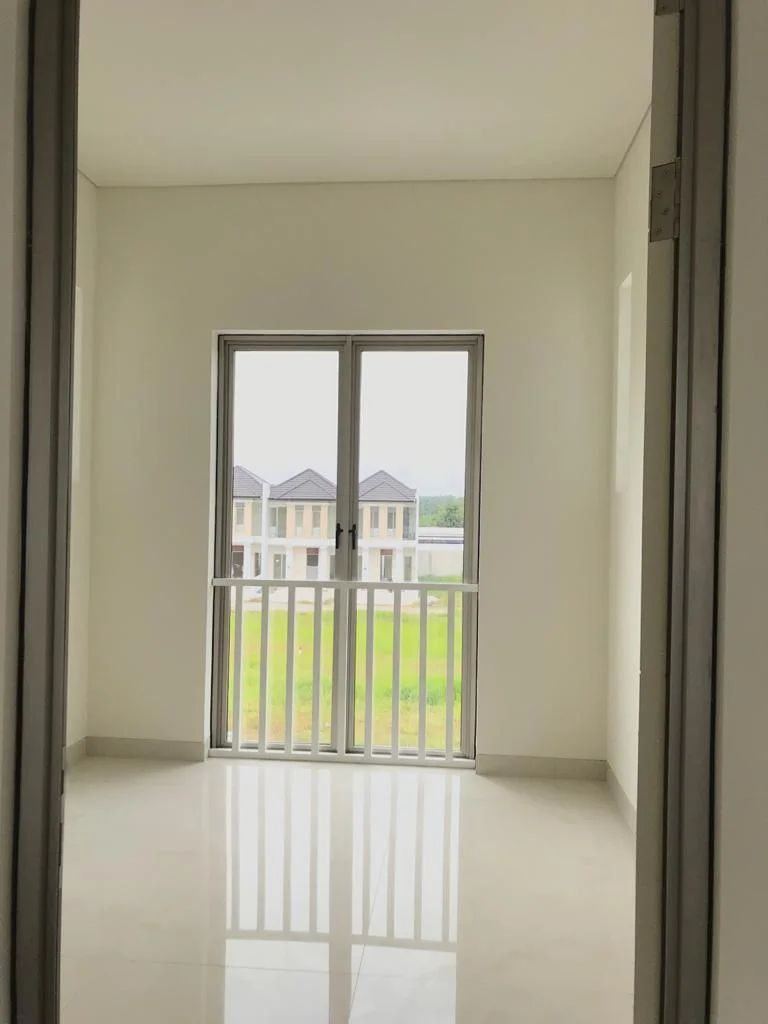Dijual Rumah Eksklusif Hadap Utara Siap Huni di Greenland Menganti Gresik - Thumbnail 2
