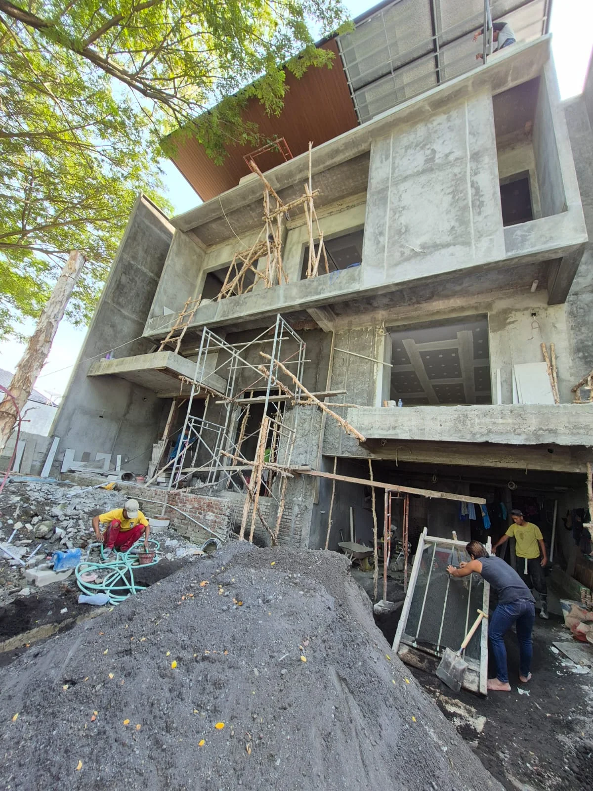 Dijual-Rumah-Eksklusif-Siap-Huni-di-Woodland-Citraland-Surabaya-Barat