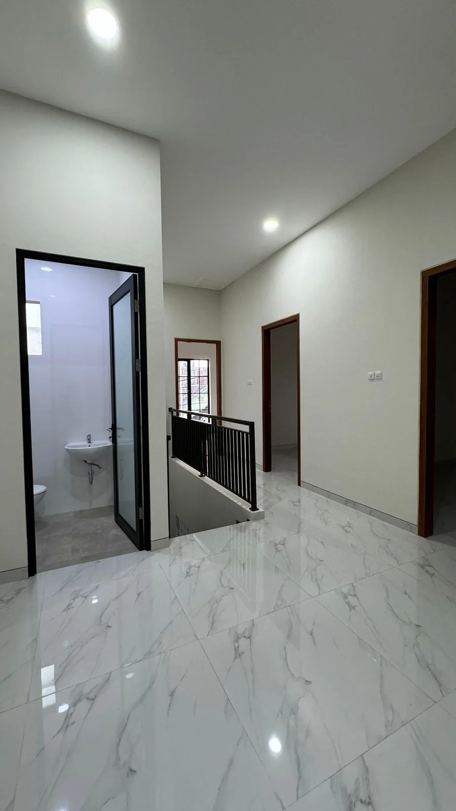 Rumah minimalis Rungkut Asri Tengah Surabaya timur - Thumbnail 2