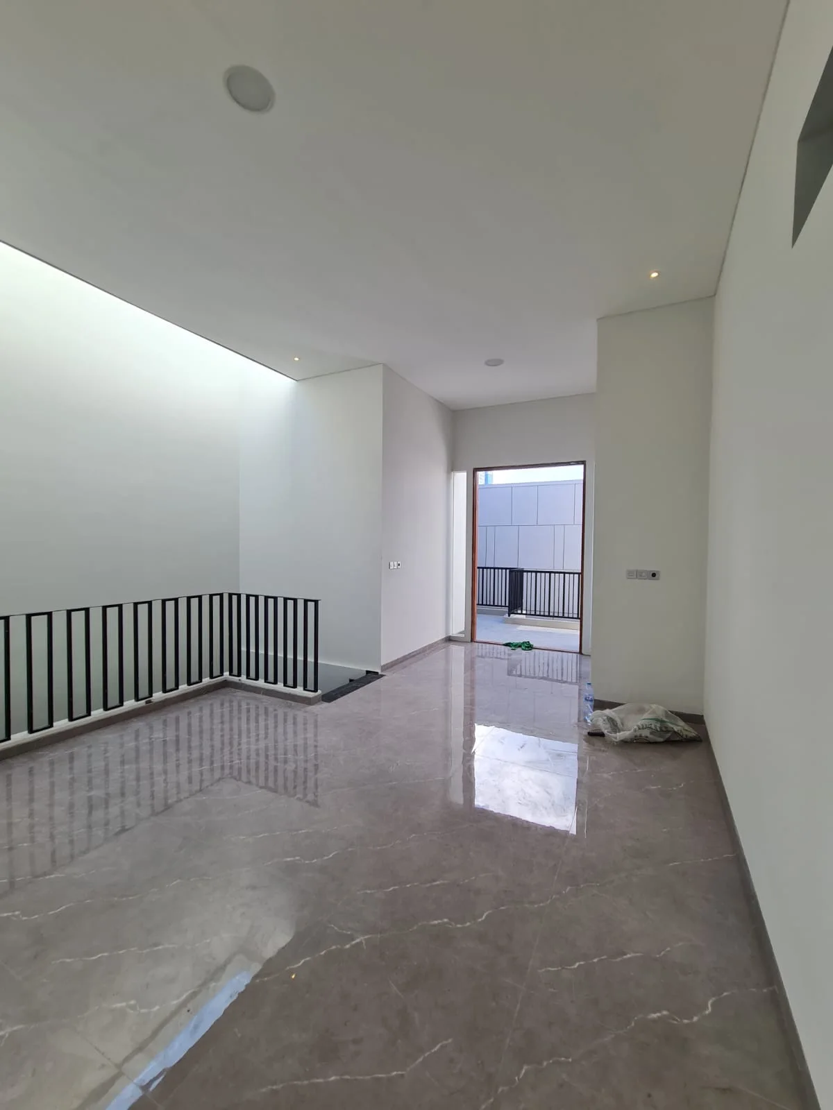 Dijual Rumah Baru Strategis di Dekat Galaxy Mall Surabaya Timur - Thumbnail 3