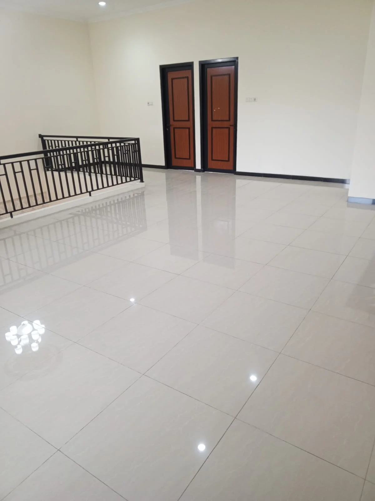 Disewakan Rumah Minimalis Modern di Woodland Citraland Surabaya Barat - Thumbnail 3