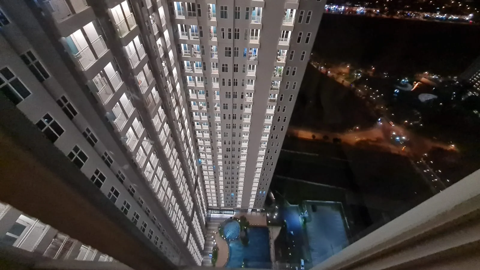 Dijual/Disewa Apartemen Full Furnish Siap Huni Pakuwon City Surabaya Timur - Image 1