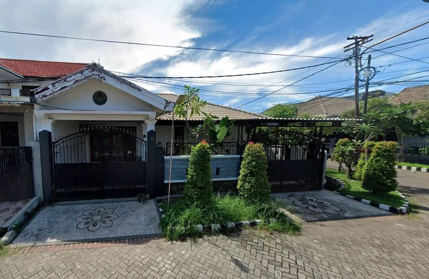 Dijual-Lelang-Rumah-Luas-dan-Asri-Tenggilis-Utara-Surabaya-Selatan