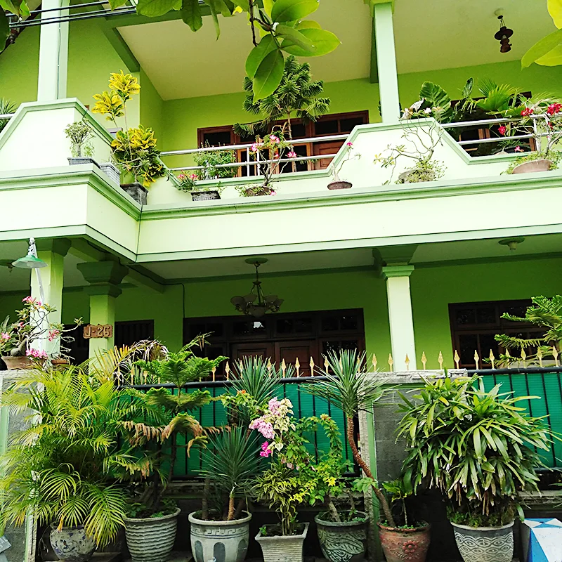 rumah-di-tropodo-indah