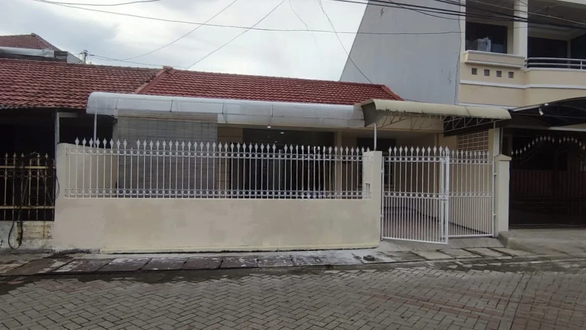 Sewa Rumah Siap Huni Lokasi Strategis Darmo Indah Surabaya Barat - Image 1