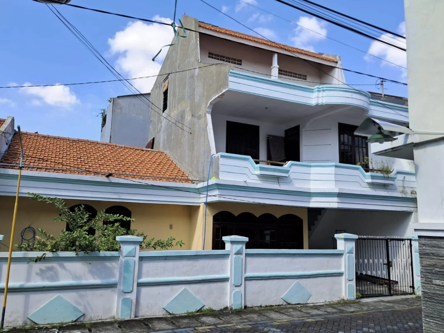 Rumah-Lokasi-Strategis-Dijual-di-Dekat-UNAIR-Surabaya-Timur