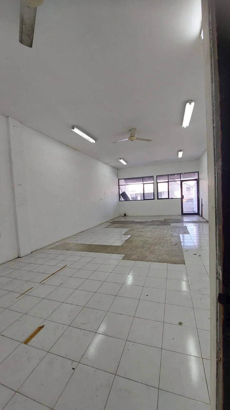 Dijual Ruko Siap Pakai Lokasi Gembong Surabaya Utara - Thumbnail 2