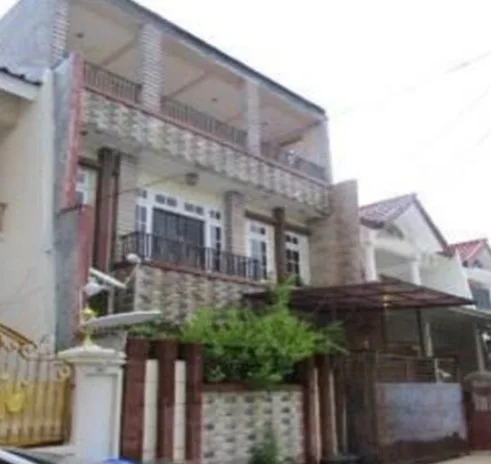 Rumah-3-lantai-di-Dharmahusada-Mas