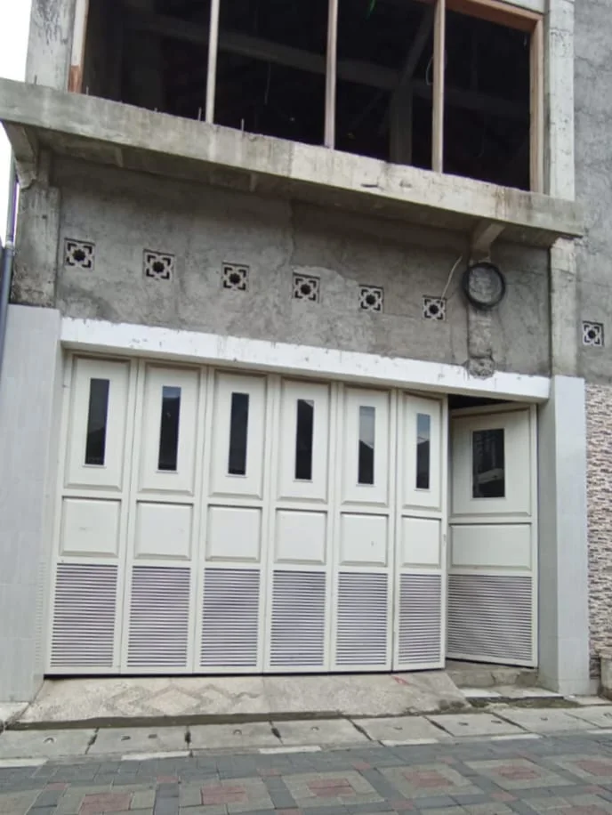 Jual-Rumah-2-Lantai-Strategis-di-Bulak-Banteng-Surabaya-Utara