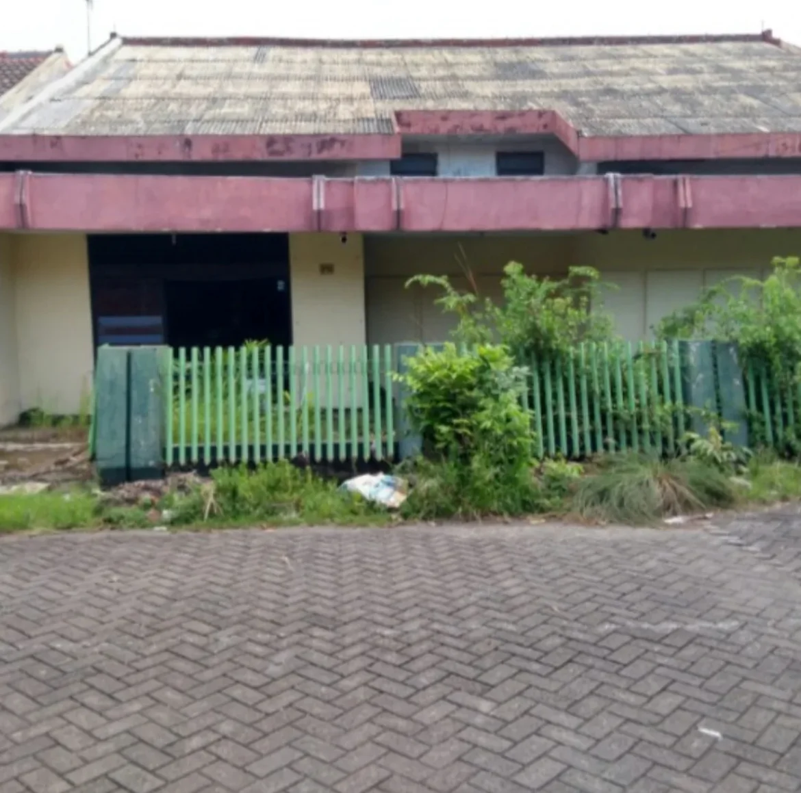 Rumah Dijual Lokasi Strategis Hook di Kendangsari Surabaya Timur - Thumbnail 2