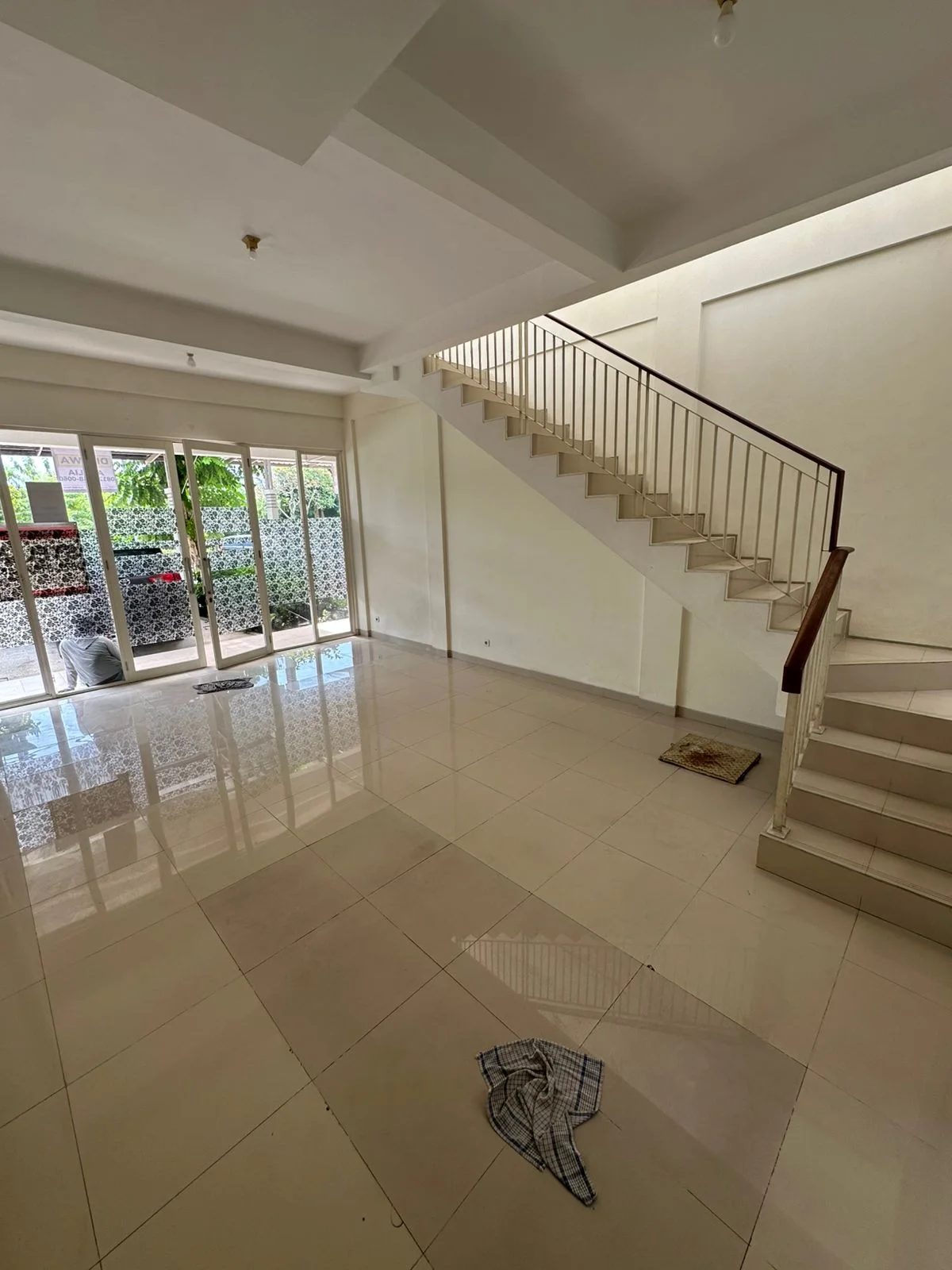Disewakan Ruko 2 Lantai Lokasi Strategis Bizhome Pakuwon City Surabaya Timur - Thumbnail 2