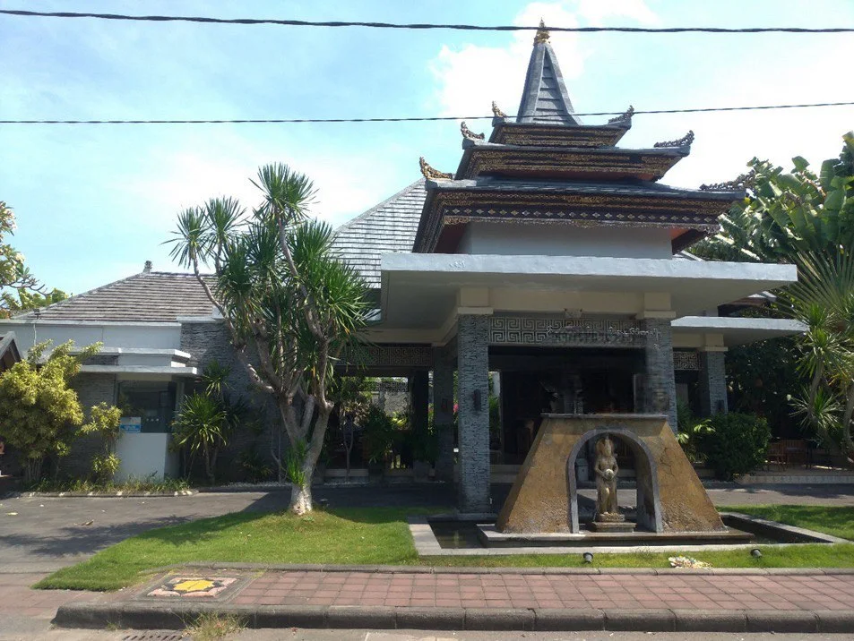 Vila-Lelang-Dijual-Lokasi-Nol-Jalan-Raya-Mewah-Strategis-Seminyak-Bali