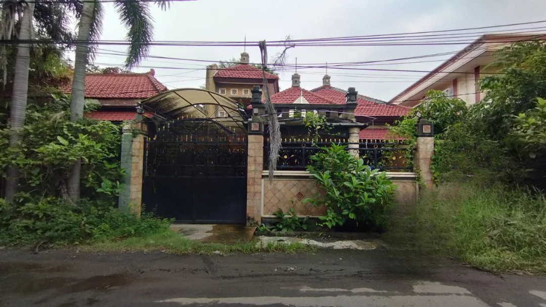 Rumah Strategis Dijual di Jalan Utama Kalibokor Surabaya Timur