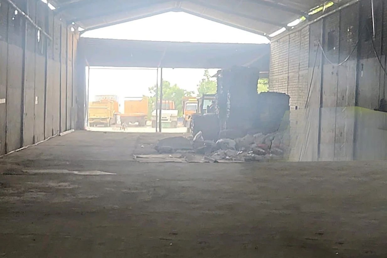 Dijual Lelang Gudang Luas Dekat Tol Belahanrejo di Kedamean Gresik - Thumbnail 2