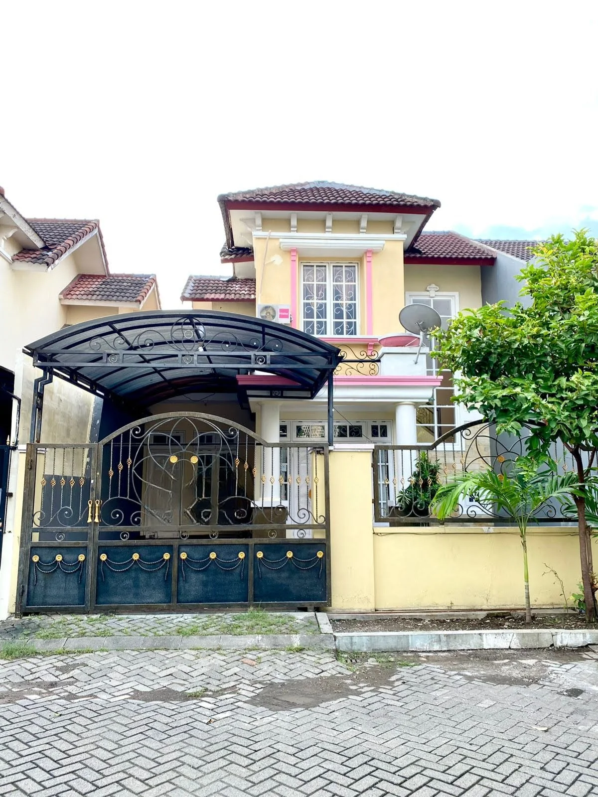 Sewa Rumah Nyaman Perumahan Pondok Mutiara Sidoarjo Lokasi Strategis - Image 1