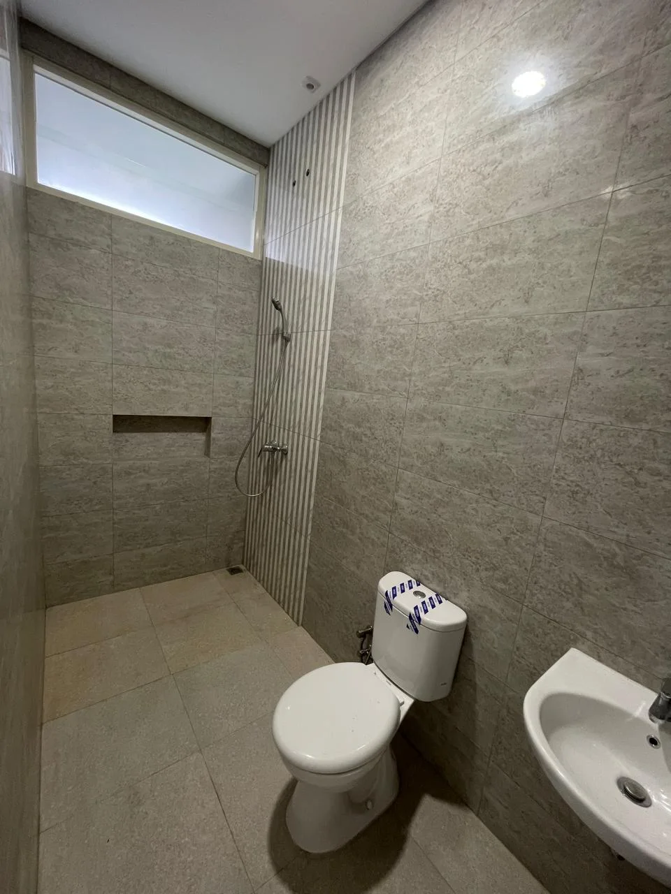 Jual Rumah Eksklusif Modern Minimalis di Manyar Tirtoyoso Surabaya Timur - Thumbnail 3