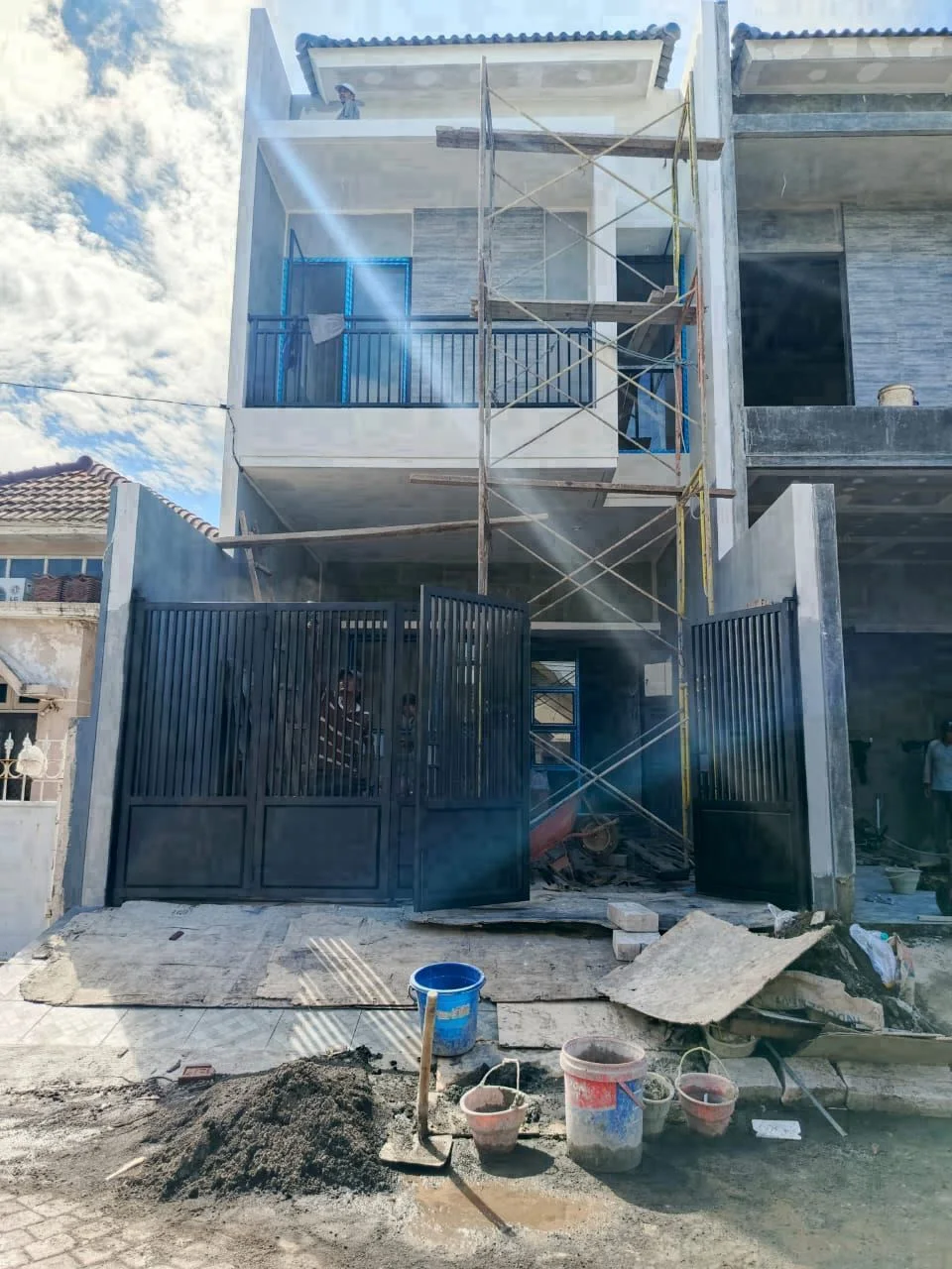 Jual-Rumah-Baru-2-Lantai-Minimalis-Nirwana-Eksklusif-di-Surabaya-Timur